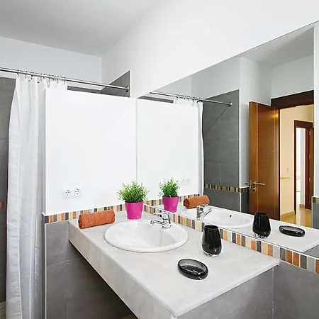 וילה Playa Blanca Sleeps 6 Air Con Wifi פלאיה בלנקה